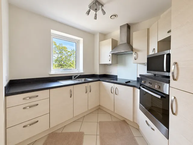 Park View Road, Prestwich, M25, photo 2