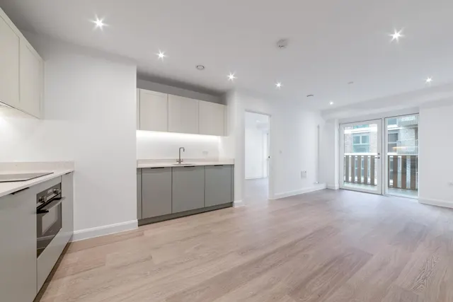 Ellipse House, Custom House, E16, photo 2