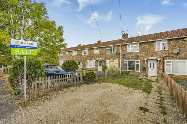 2 bedroom house, Peel Close, Windsor, SL4