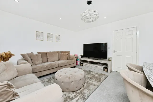 Montague Street, Rainham, RM13, photo 2