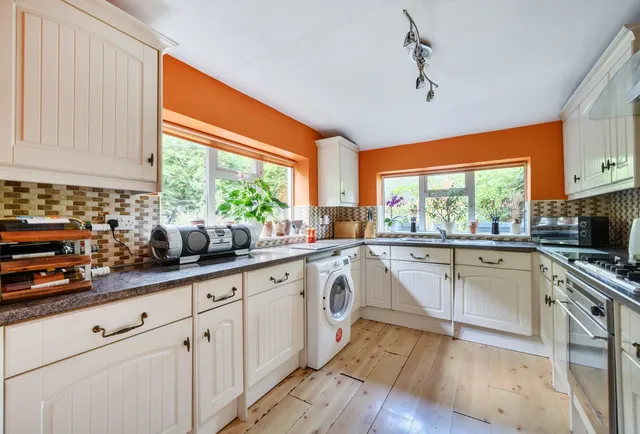 Photo 3 — Gloucester Road, Horfield, BS7 8TX