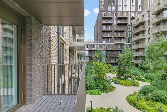 Merino Gardens, London, E1W, photo 2