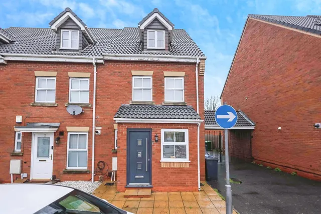 Elbow Street, Cradley Heath, photo 1
