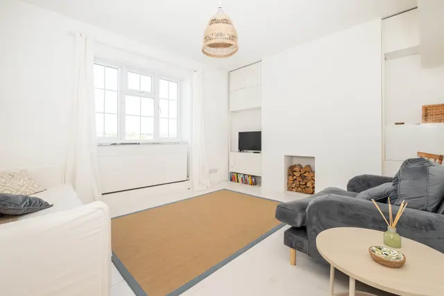 Photo 2 — Merton Road, London, SW18
