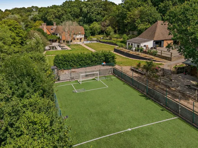 Henley Down, Catsfield, Battle, East Sussex, TN33 9BN, photo 1