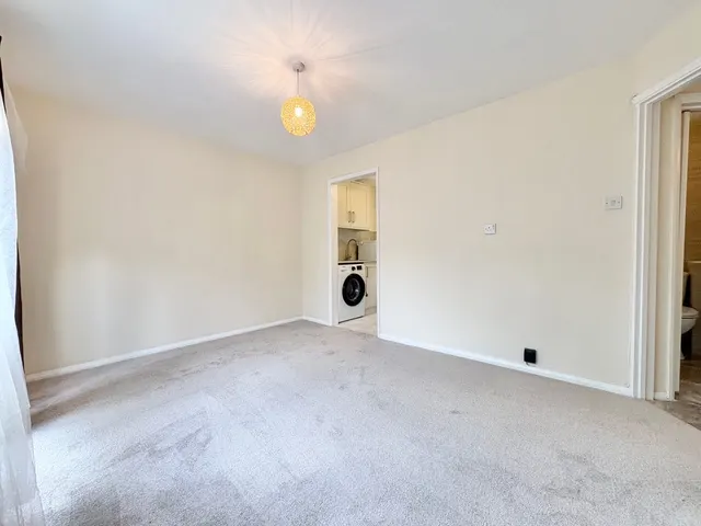 Photo 2 — Huckleberry Close, Walnut Tree, Milton Keynes, Milton Keynes, MK7 7ER