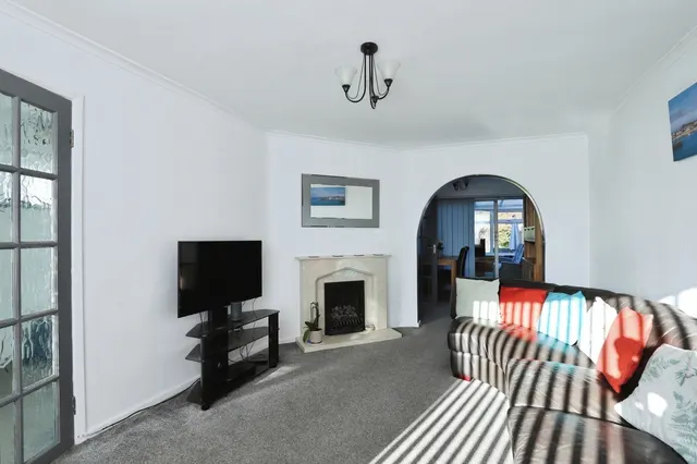 Shirley Drive, Syston, LE7, photo 2