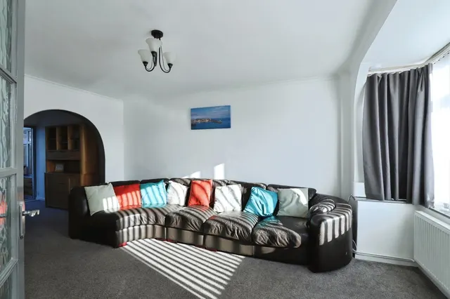 Shirley Drive, Syston, LE7, photo 3