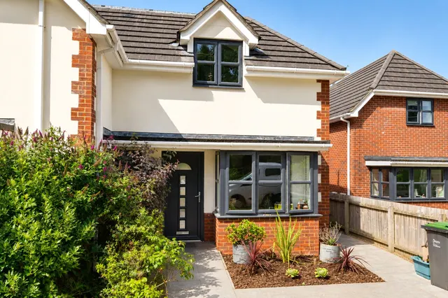 Hillbury Road, Alderholt, Fordingbridge, Dorset, SP6 3BQ, photo 1