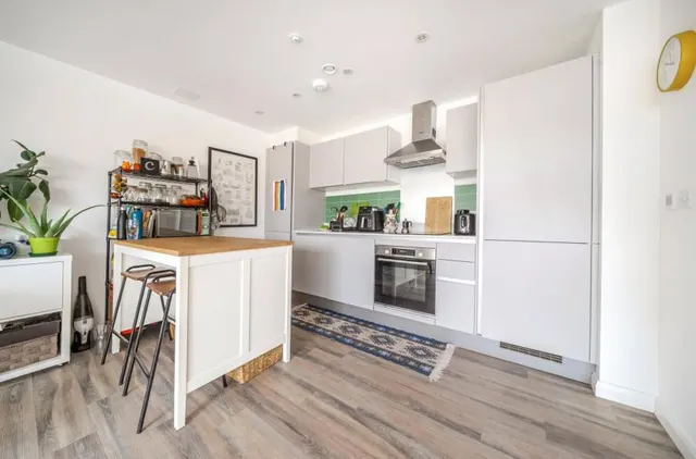 Doyle Road, London, SE25, photo 2