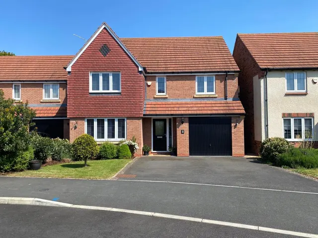 Bruton Avenue, Copcut, Droitwich, Worcestershire, WR9 7TE, photo 1