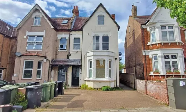 Baldry Gardens, STREATHAM, photo 1