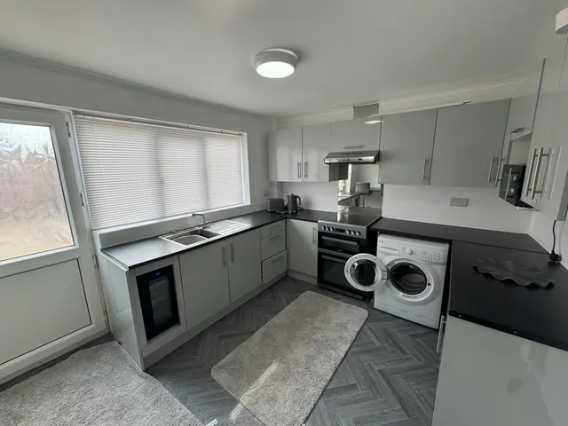Photo 2 — Albert Road, RETFORD