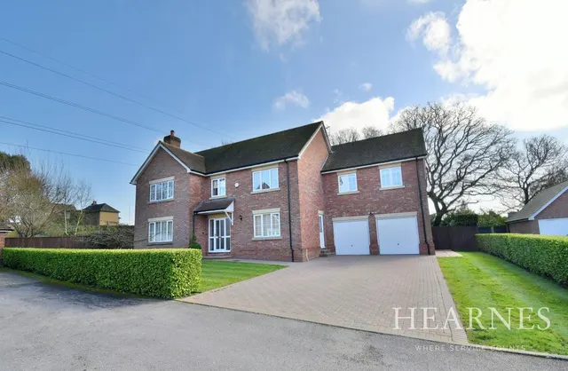 The Oaks, BH22, photo 1