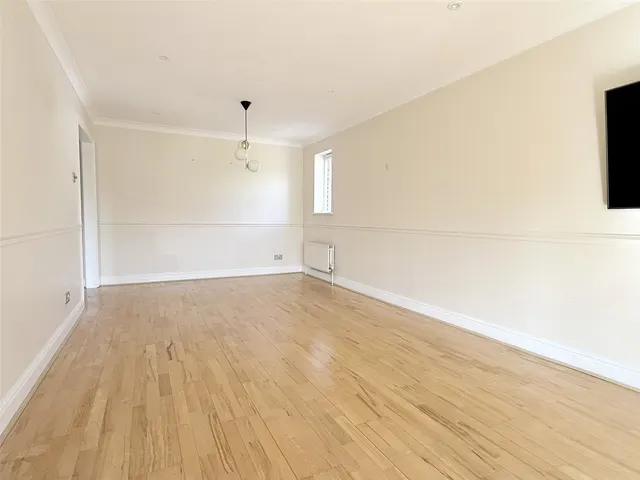 Photo 2 — Carpenters Close, Barnet, Hertfordshire, EN5 1EW