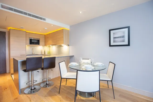 Townmead Road, Imperial Wharf, SW6, photo 3