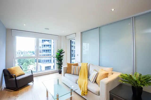 Townmead Road, Imperial Wharf, SW6, photo 2