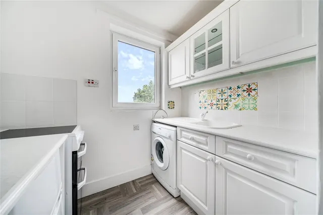 Photo 2 — Porchester Mead, Beckenham, BR3