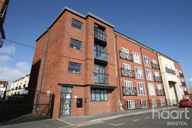 Waterloo Road, Bristol, BS2, photo 1