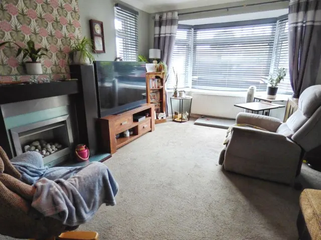 Patricia Close, West End, SO30, photo 2