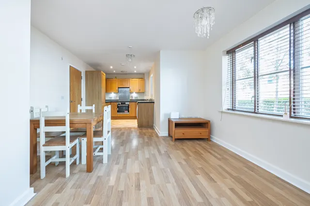 London, NW10, photo 2