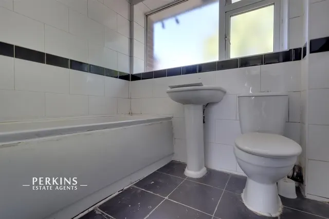 Lady Margaret Road, Southall, UB1, photo 1