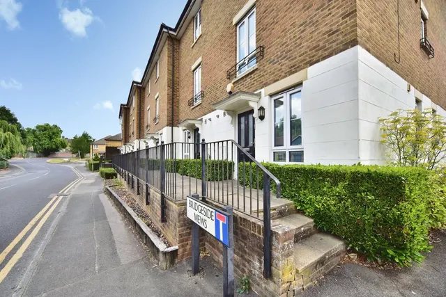 Photo 2 — Bridgeside Mews, Maidstone, Kent, ME15