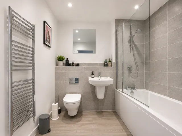 Moorfield Place, Farnborough, GU14, photo 3