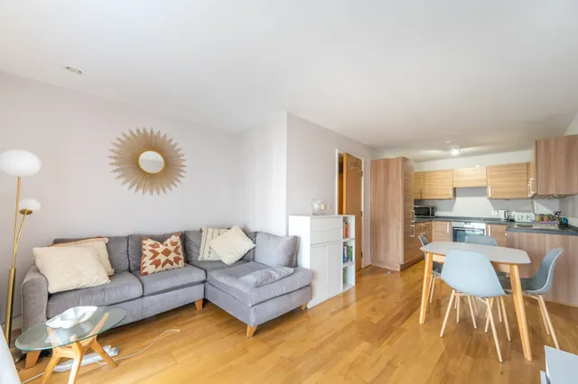 Flat 223, Quadrant Court, Empire Way, Wembley, photo 1