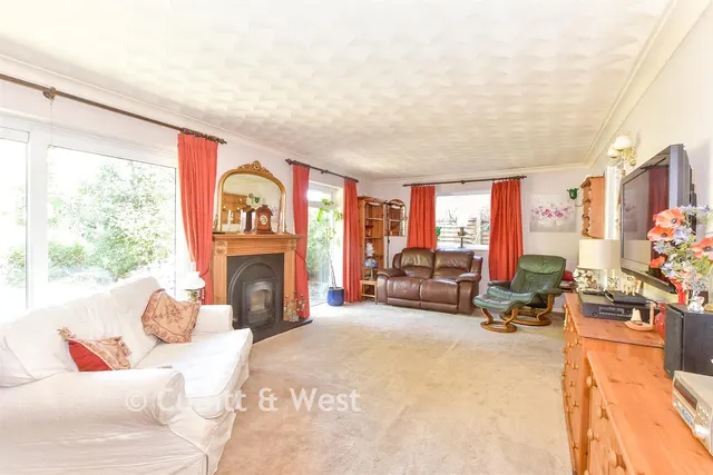 Fraser Gardens, Southbourne, PO10, photo 2