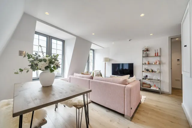Dukes Mews, London, N10, photo 1