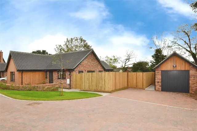 St. Peters Close, Charsfield, IP13, photo 2
