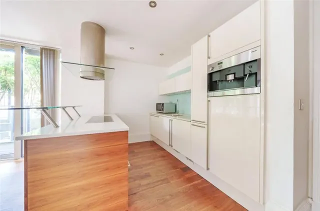 Lower Queens Road, Buckhurst Hill, IG9, photo 3
