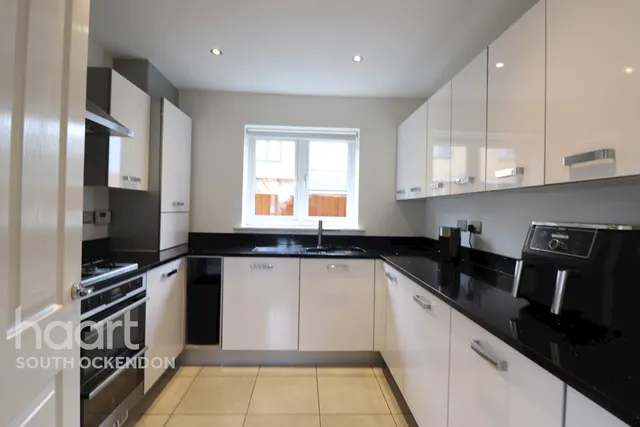 Anglia Way, South Ockendon, RM15, photo 2