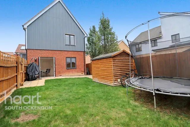 Anglia Way, South Ockendon, RM15, photo 3