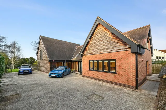 East End Farm, Pinner, HA5, photo 2