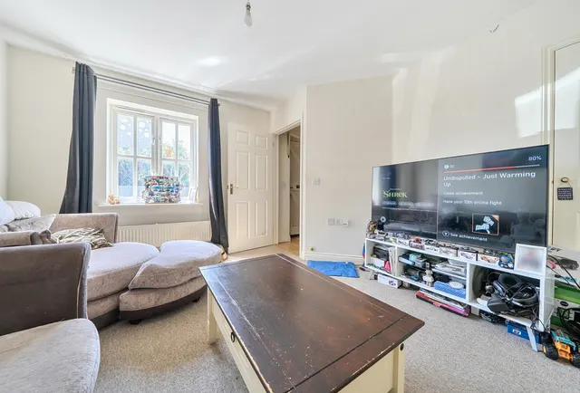 Photo 2 — Blackberry Way, Somerset, Midsomer Norton, BA3 2RN