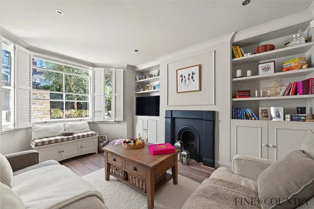2 bedroom flat, Lowfield Road, London
