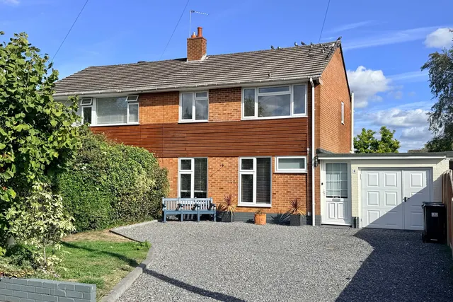 Pound Close, BH24, photo 1