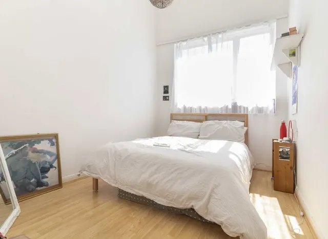 Photo 3 — Claremont Road, Surbiton, KT6