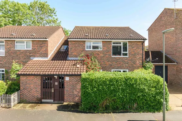 Rodney Road, Walton-On-Thames KT12 3NF, photo 1