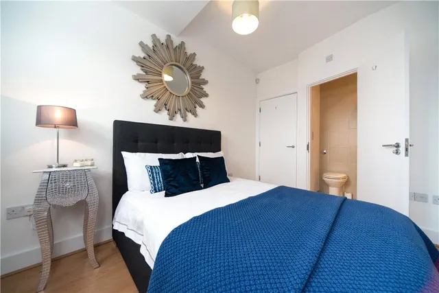 Copper Mews, London, W4, photo 3
