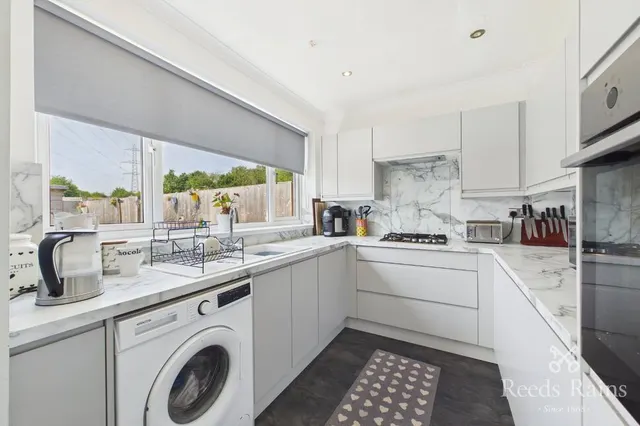 Photo 3 — Lingwell Gate Crescent, Wakefield, West Yorkshire, WF1