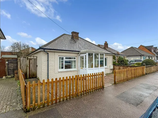 Lansdowne Road, Wick, photo 1