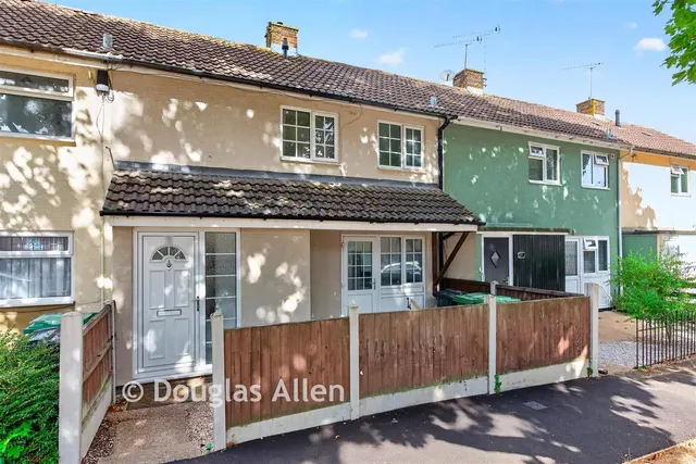 Norwood End, Basildon, SS14, photo 1