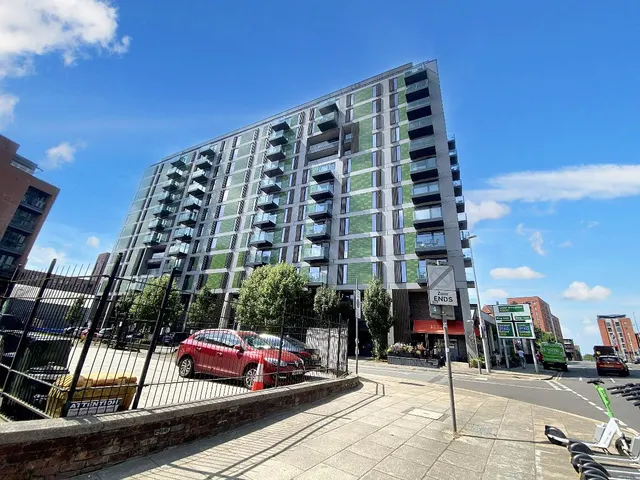Photo 3 — 54 Bury Street, Salford, Lancashire, M3 7FW