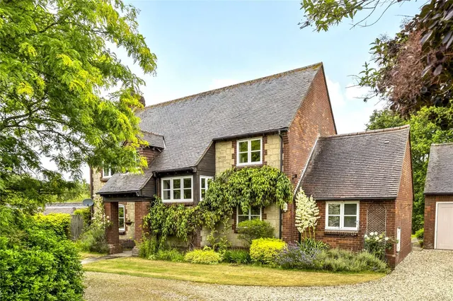 Lodge Green, Burton Park, Duncton, Petworth, GU28 0LH, photo 1