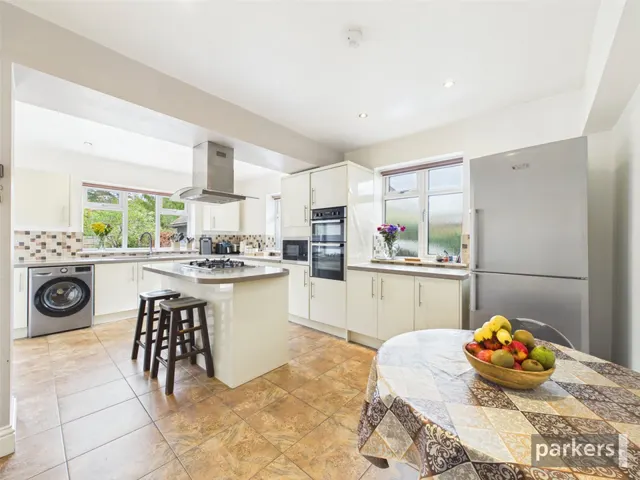Church Road, Earley, RG6, photo 2