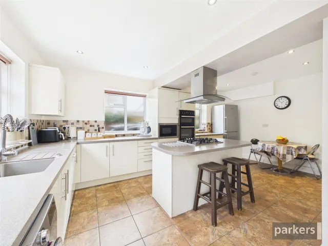 Church Road, Earley, RG6, photo 3