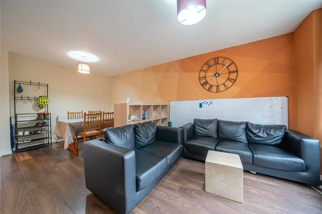 Grosvenor Park Gardens, Leeds, LS6, photo 1